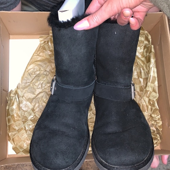 UGG boots - Picture 2 of 4